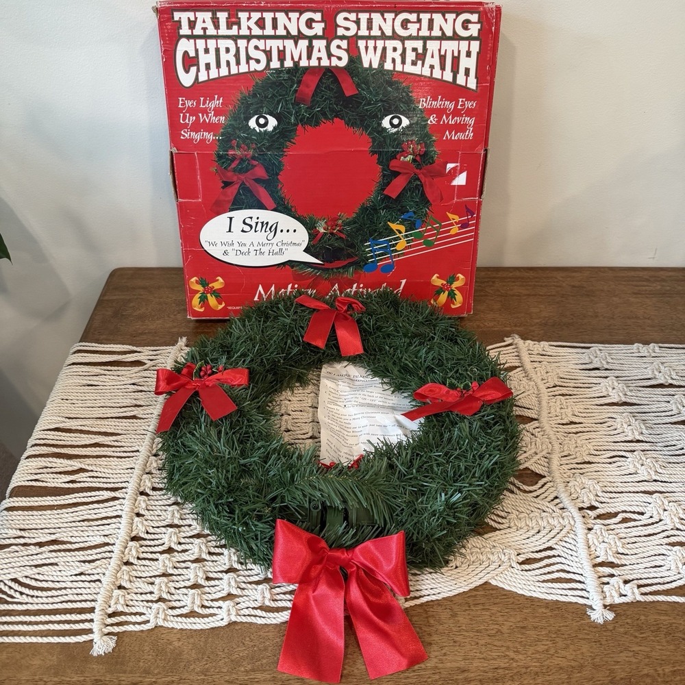 VTG Talking Singing Christmas Wreath Sound Works But Eyes/Mouth Don't For Parts